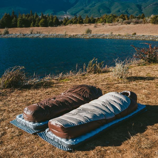 Спальник з натуральним пухом Naturehike Snowbird CNK2550WS014, p-р L, темно-коричневий 400 г atlantxml_71466 фото